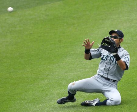 �^�C�K�[�X��̂S��A�J�u�����̉E����D�߂���C�`���[�i�����j