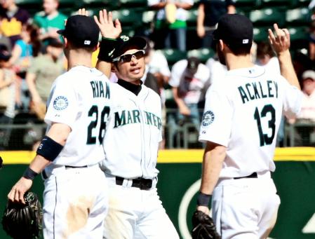 �@�c�C���Y��ɏ������A�`�[�����[�g�ƃn�C�^�b�`����}���i�[�Y�̃C�`���[�i�����j���Z�[�t�R�E�t�B�[���h�i�����j�@