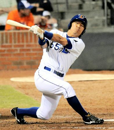 �V���[���b�g��̂X��A��U��O�U�ɓ|��鏼��i�����j