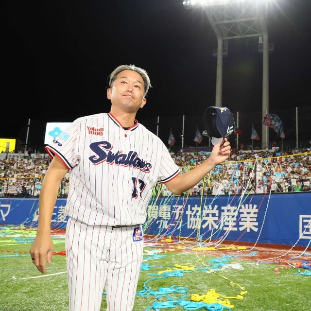 石川雅規、涙のラストマウンド 46歳「小さな大投手」が神宮に別れ