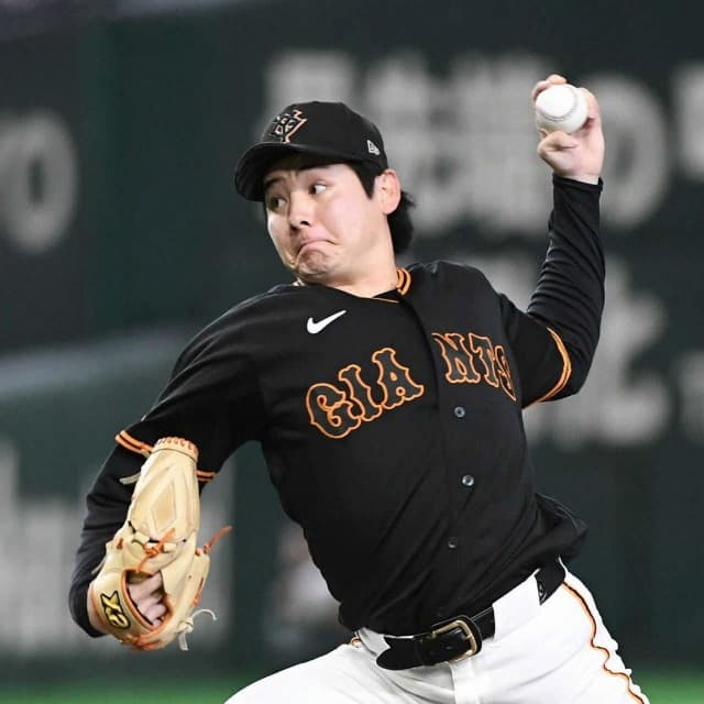 一目ぼれから始まった運命の相棒 巨人ドラ1左腕と紫のグラブ