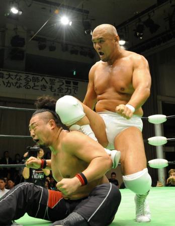 �@���l�i���j�ɕG�R����������H�R