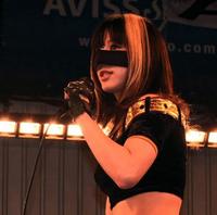 @̃t@ɌCȎp~i~[uIA[i