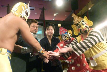 ҉쎖Ƃւ̐io𔭕\A|[YvX֌W҂