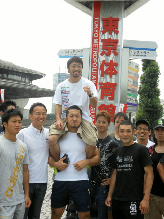 @tBWJg[i[̓yiiQlځjƗKԂɌԂ锪d~saJ̓̈