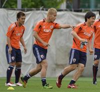 �@���K�Ōy���ɓ����{�c�i�����j