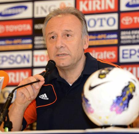 �@�����_����Ɍ����ӋC���݂����U�b�P���[�j�ēi�B�e�E���؍��F�j