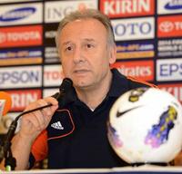 �@�����_����Ɍ����ӋC���݂����U�b�P���[�j�ēi�B�e�E���؍��F�j