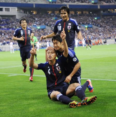 �@�O���A�S�[�������ߖ{�c�i��O�j�͍����ɏj�������i�B�e�E�I���c���j�i