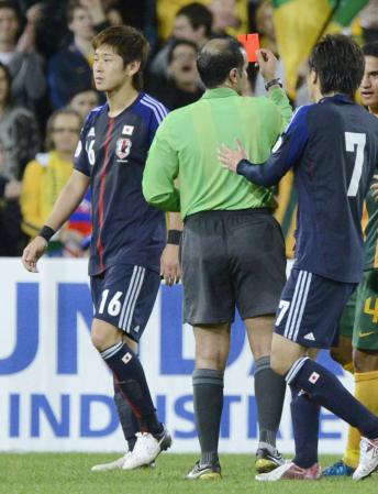 �@�㔼�A�Q���ڂ̃C�G���[�J�[�h�őޏꂷ��I���i���j������