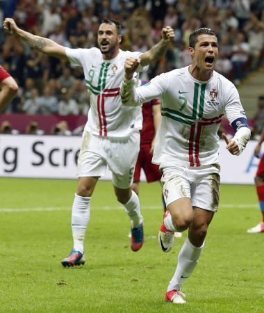 �@���X�����̃`�F�R��Ō����_�����߂Ċ�ԃ|���g�K���̂b�E���i�E�h�i�E�j���`�o������