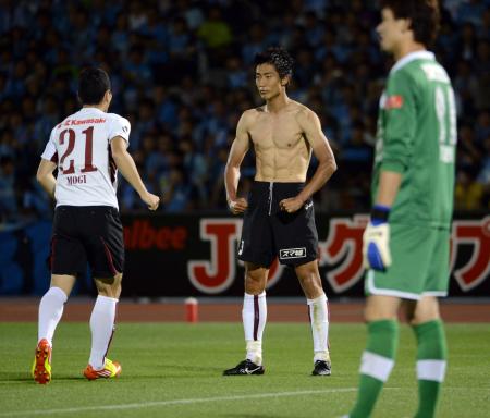 @㔼A搧S[߂_ˁEsqij͏㔼gɂȂCȕj҂iBeEODMj