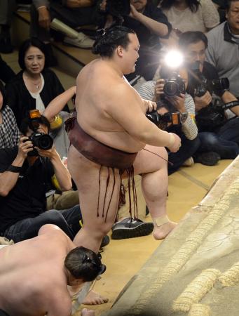 @{ŔcړsijɔsꂽH̗iBeEcvj